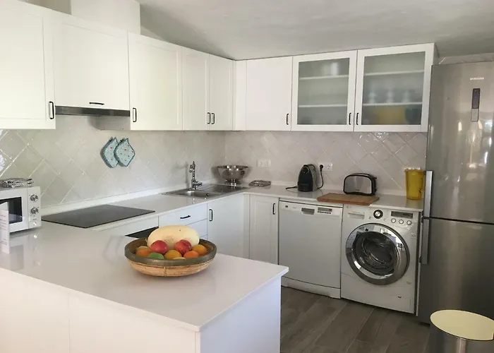 Вілла Zen - Beautiful Private Pool-heating Option, Hot Tub, Beautiful Garden