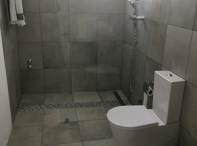 Zen - Beautiful Private Pool-heating Option, Hot Tub, Beautiful Garden Вілла *